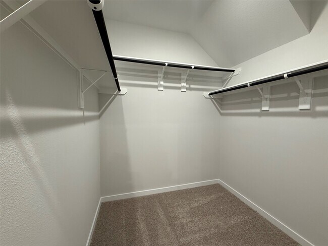 Building Photo - 3931 Flora Fld Dr