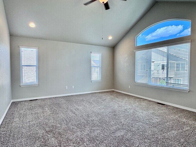 Building Photo - Beautifully Maintained Woodmoor Home Featu...