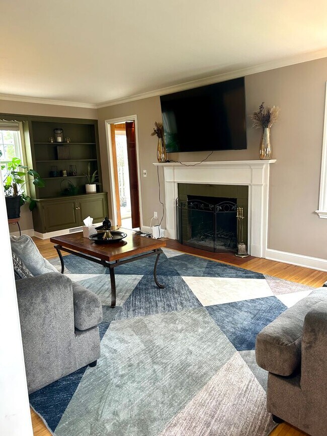 Building Photo - Brighton / Twelve Corners 3BR – Fully Furnished with Private Yard