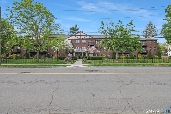 Building Photo - 47 Highland St