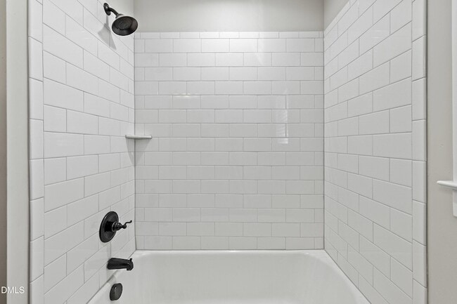 Building Photo - 209 S Walnut St