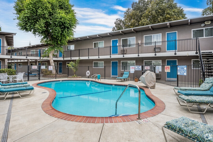 Pool - Pennsylvania Place