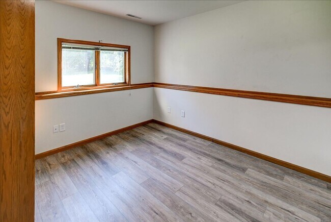 Building Photo - 309 Trail Side Dr