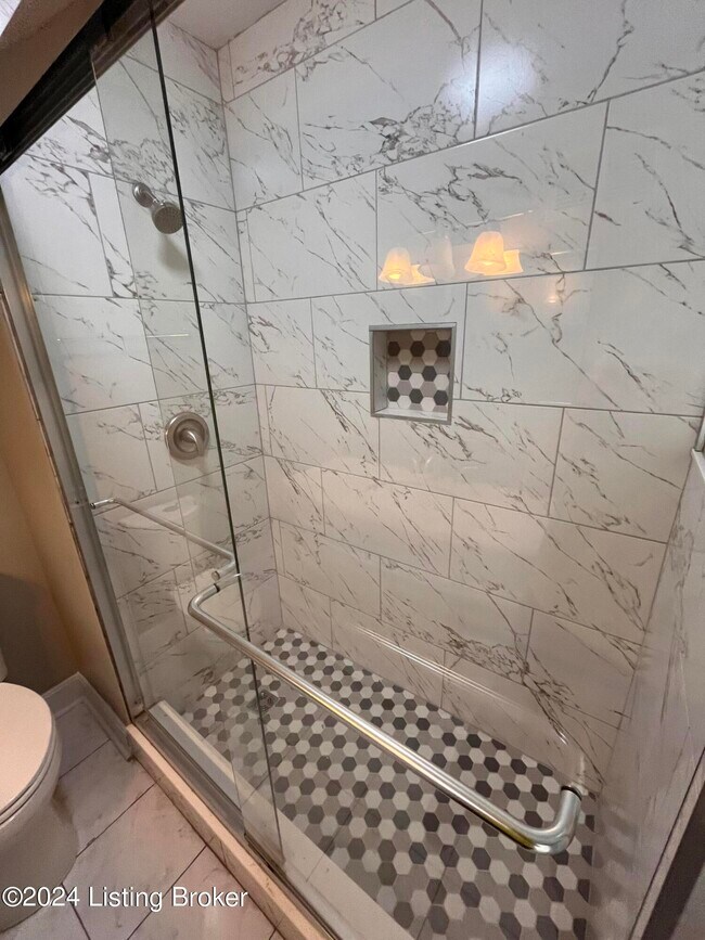 Building Photo - 4612 Deepwood Ct