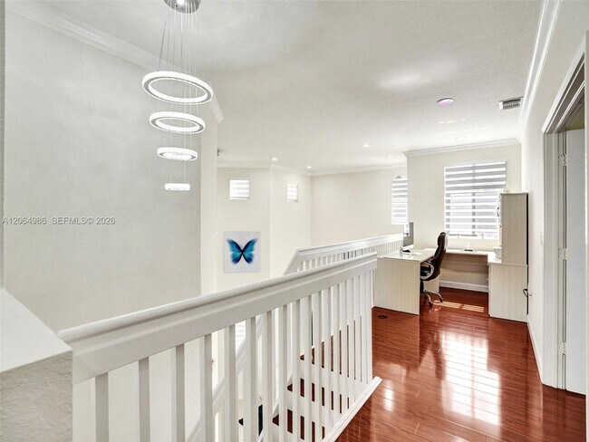 Building Photo - 6662 SW 166th Ct