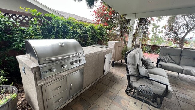 Building Photo - Turnkey 3 Bed 2 Bath Single Story View Home in Orange