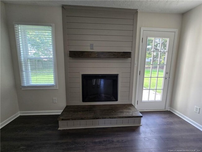 Building Photo - 625 Winthrop Ct