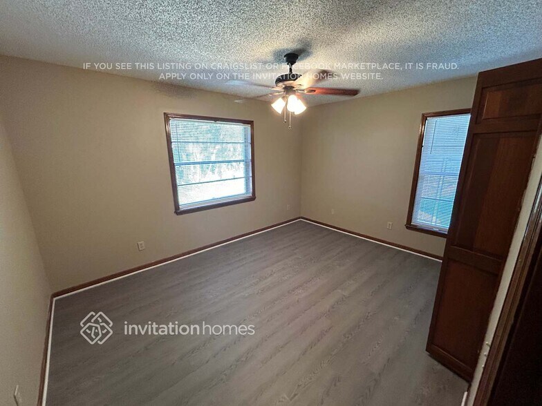 Building Photo - 3903 Applegate Cir