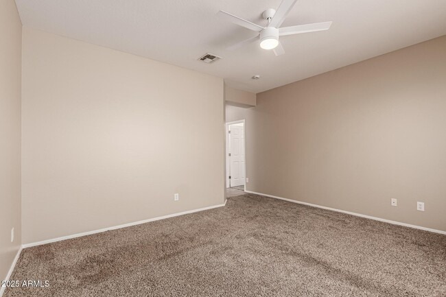 Building Photo - 1744 W Turtle Hill Dr