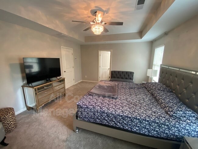 Building Photo - 3371 Castleberry Village Cir