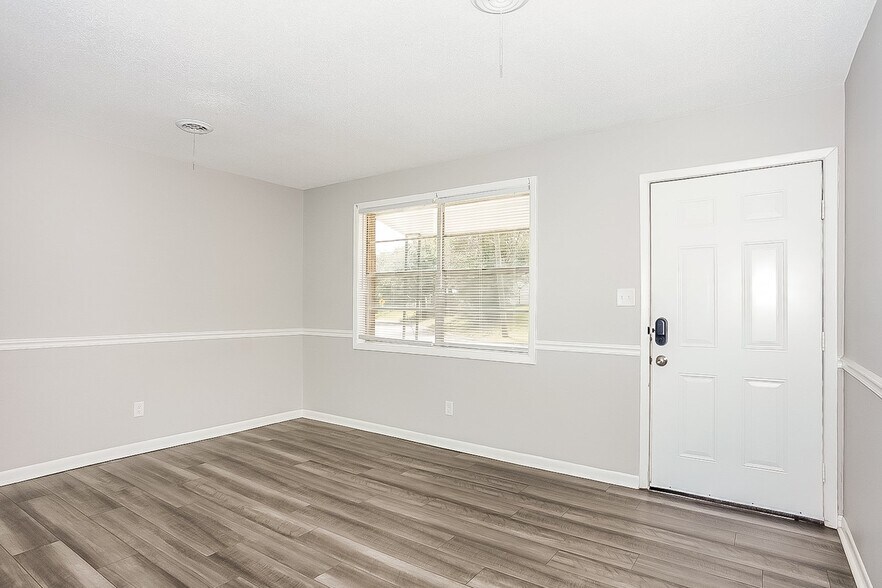 Building Photo - 2106 Vandivere Rd