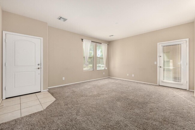 Building Photo - 7742 W Palm Ln