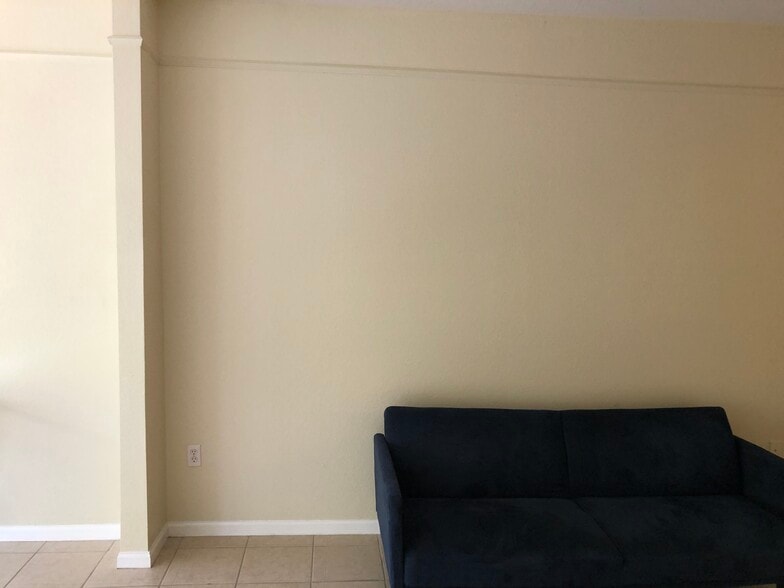 Building Photo - 2801 Chancellorsville Dr