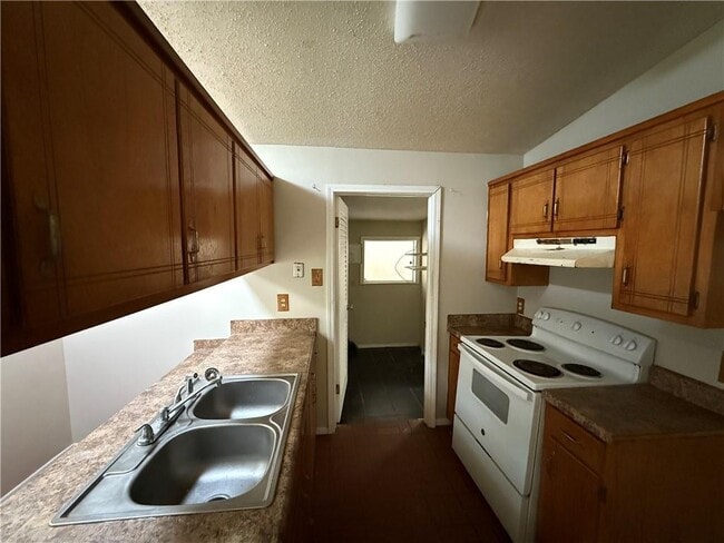 Building Photo - 1357 Glenn St