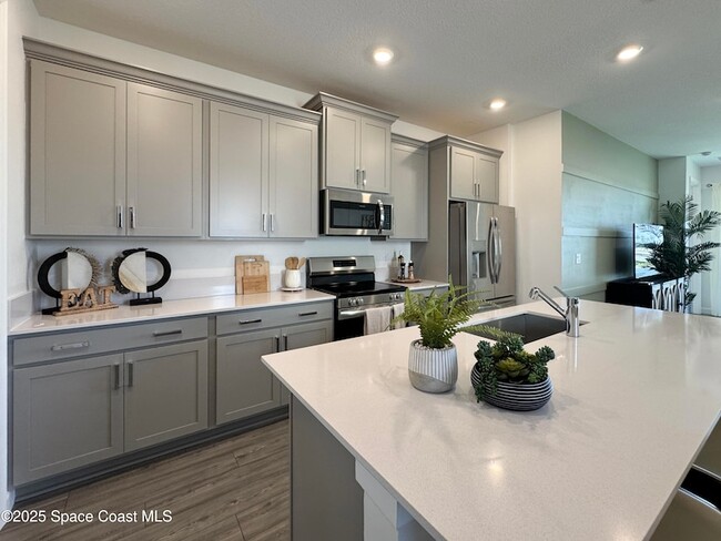 Building Photo - 1959 Croft Inlt Dr NW