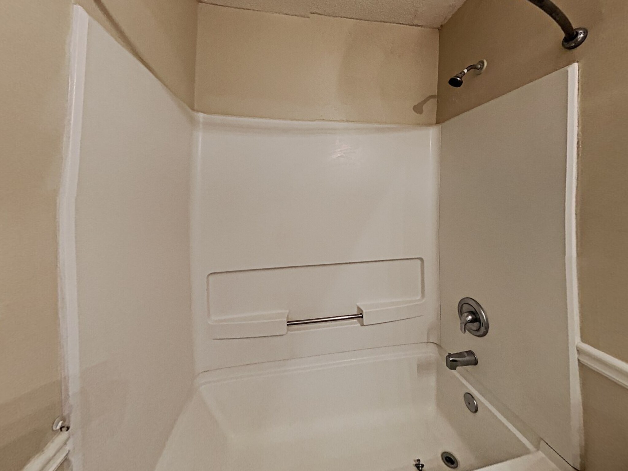 Building Photo - 403 Tina Hely Ct