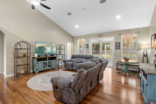 Building Photo - 10715 Sycamore Ridge Ln