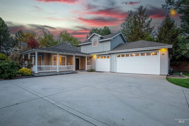 Primary Photo - Beautiful Single Family Home in Banbury Go...