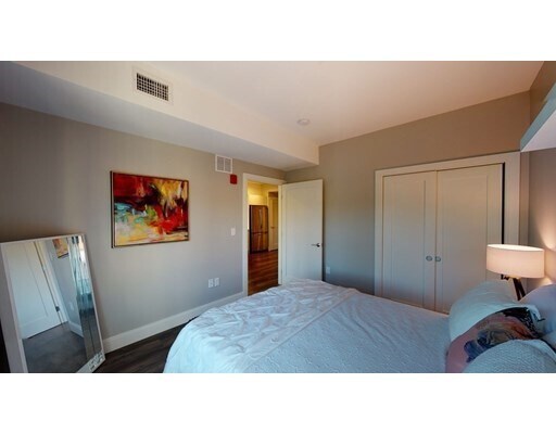 Building Photo - 253 Walden St