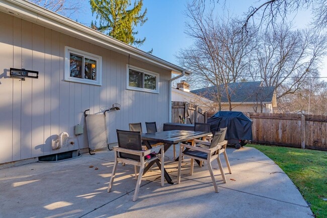 Building Photo - 4609 Waukesha St