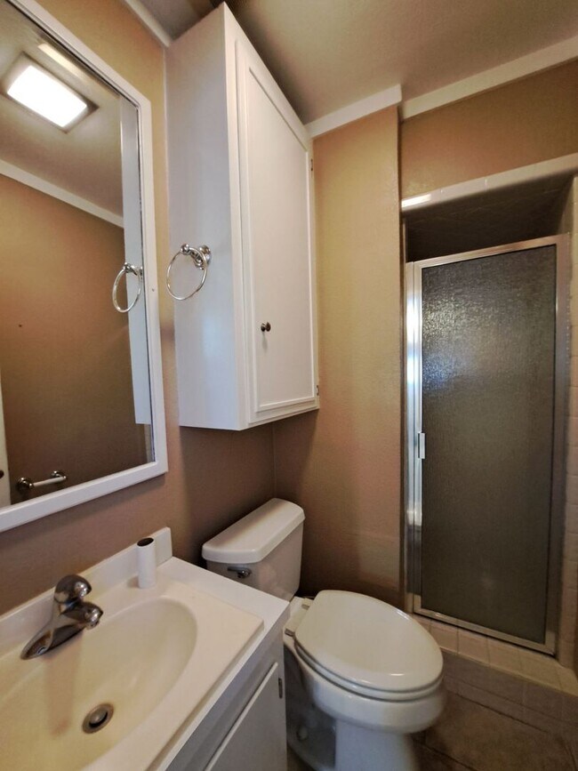 Building Photo - Price lowered & Limited-Time Offer: Get 50% Off Your First Month’s Rent! Beautiful Single Level H...