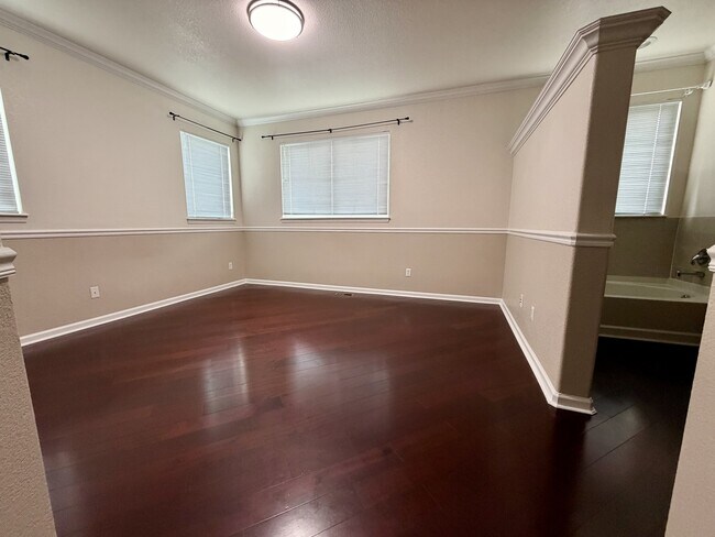 Building Photo - 653 Millet Cir