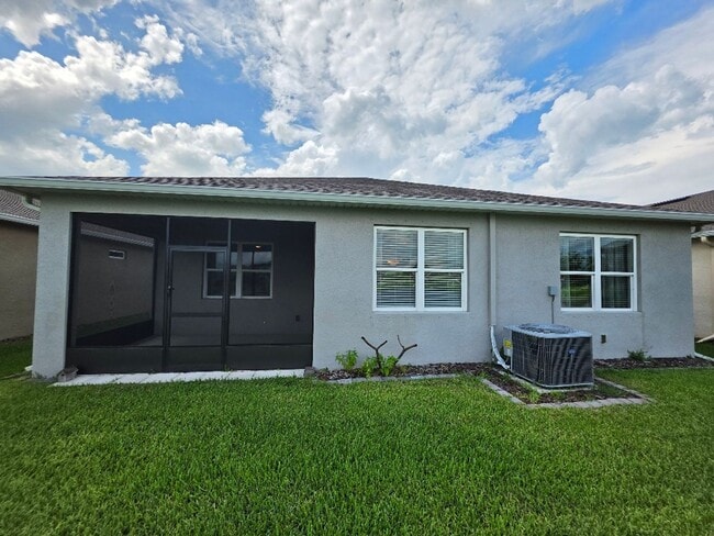 Building Photo - Beautiful Oak Leaf Preserve 3 Bedroom 2 Bathroom Smart Home
