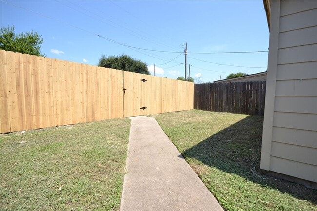 Building Photo - 16114 Windermere Dr