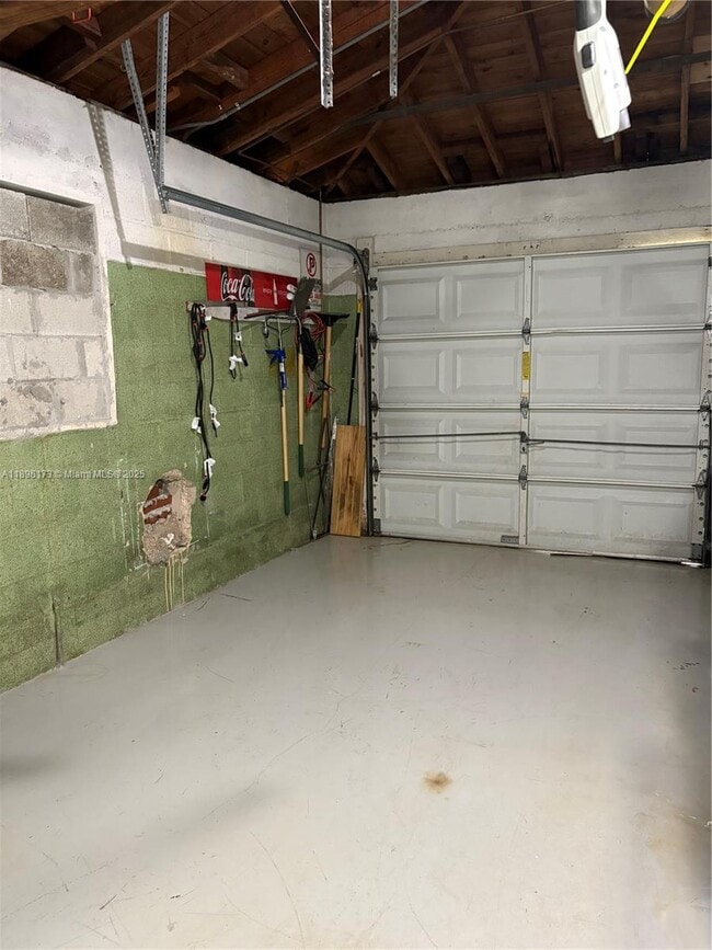 Building Photo - 1710 Segovia St