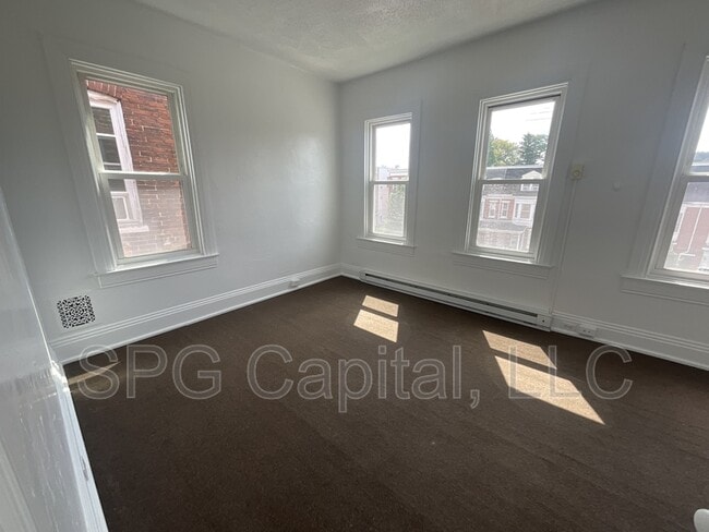 Building Photo - 328 E College Ave