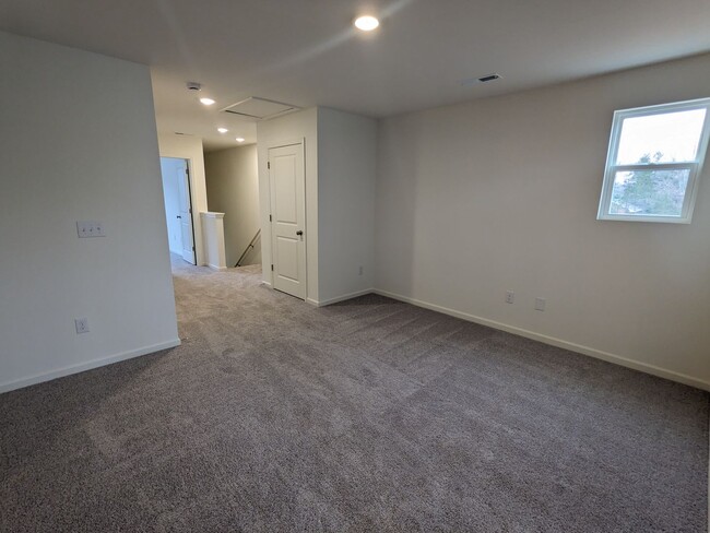 Building Photo - Brand New Corner Unit 3 Bedroom Townhome i...