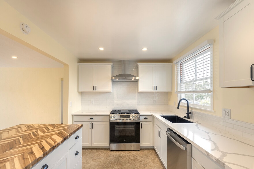 Building Photo - 230 Gibson Ave