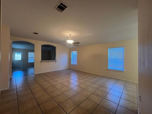 Building Photo - 120 Salado Dr