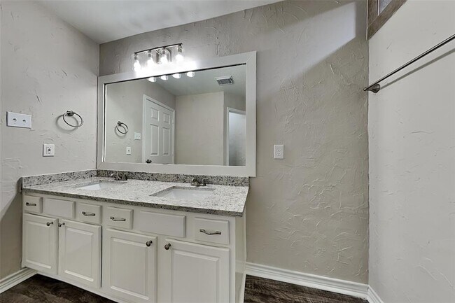 Building Photo - 20403 Timber Trail Way