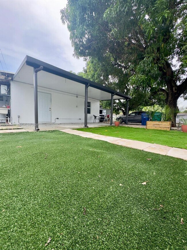 Building Photo - 9945 NW 22nd Ave