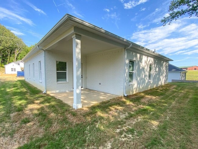 Building Photo - 4 bedroom, 2 bath in Brighton TN near Brig...