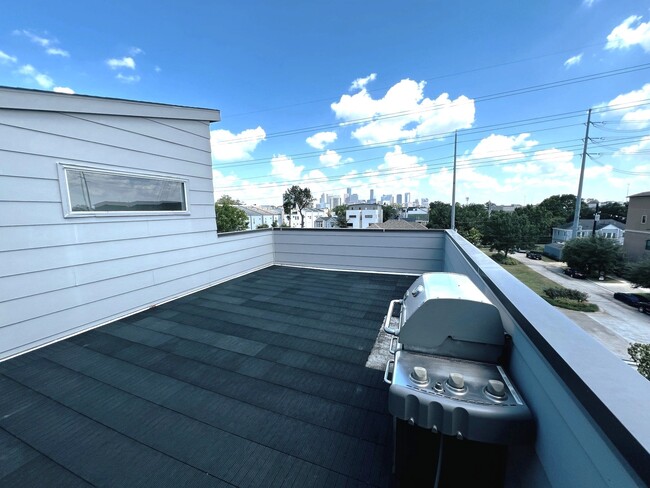 Building Photo - 1524 Blodgett St