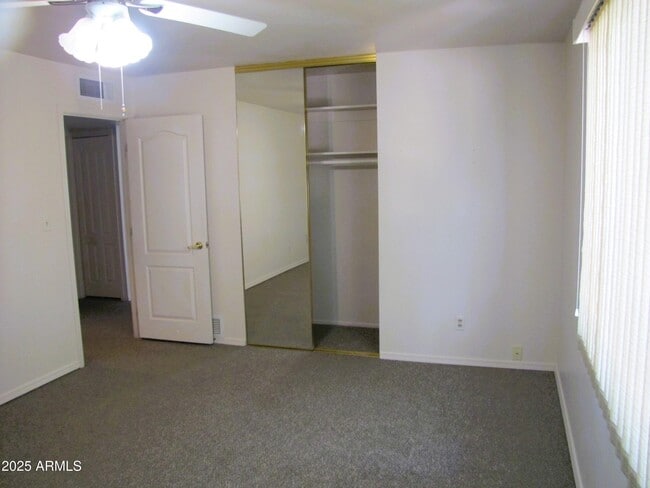 Building Photo - 1516 Hummingbird Ln