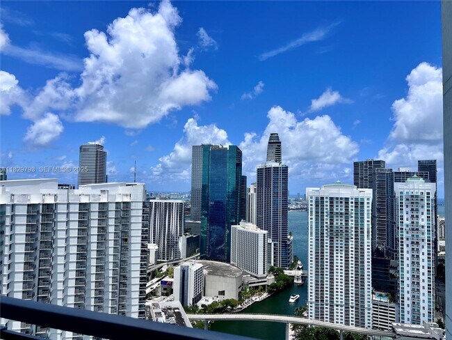 Building Photo - 92 SW 3rd St