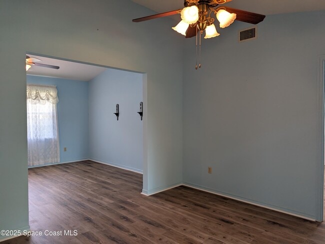 Building Photo - 510 Clifton Dr