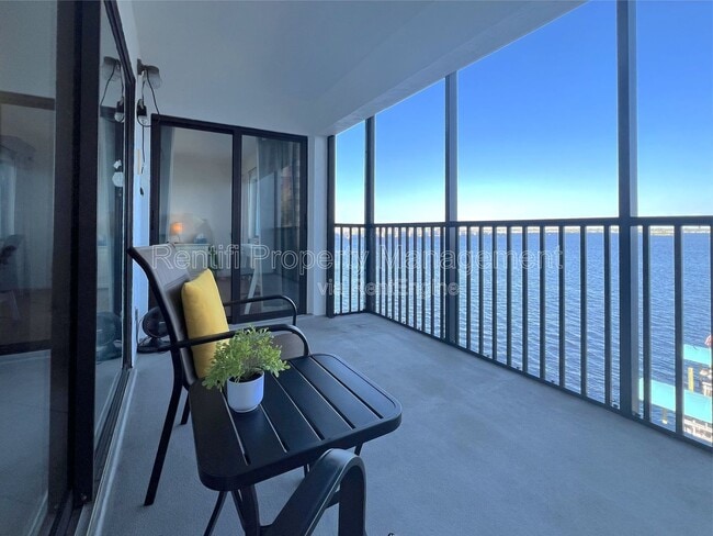 Building Photo - 2711 First Street