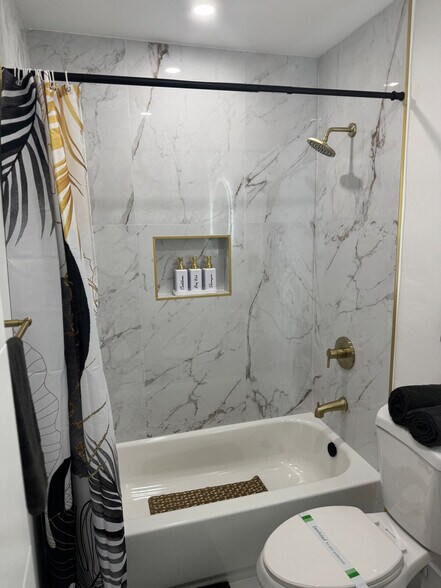 Building Photo - 20423 NW 29th Pl