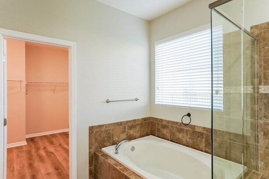Building Photo - 10141 Celtic Ash Dr