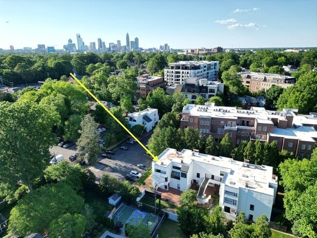 Building Photo - 501 Fenton Pl