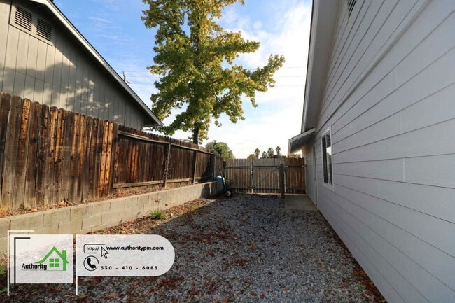 Building Photo - 2928 Salmonberry Dr