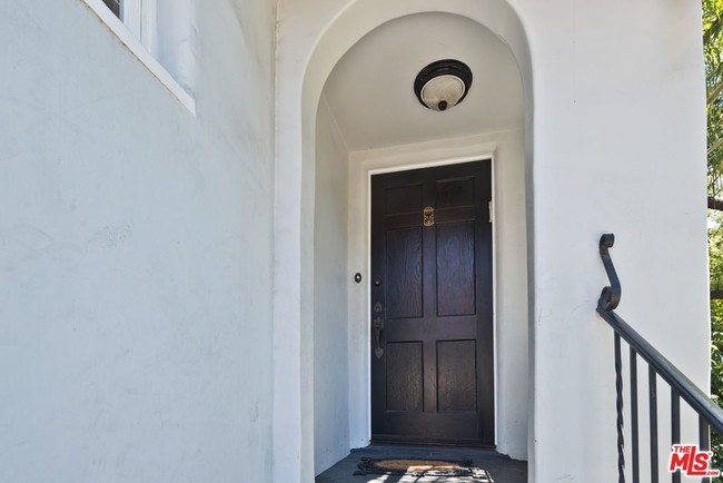 entryway - 1148 Shenandoah St