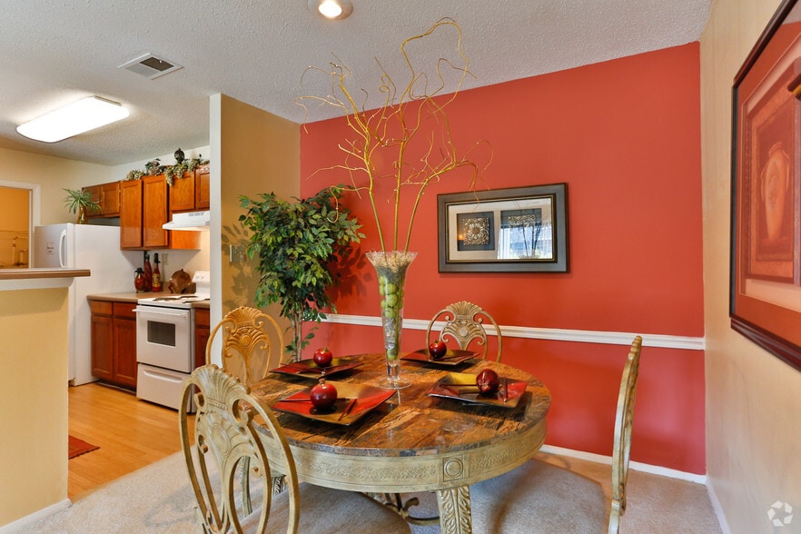 2BR,2BA - Aspen - dining room - The Kelston