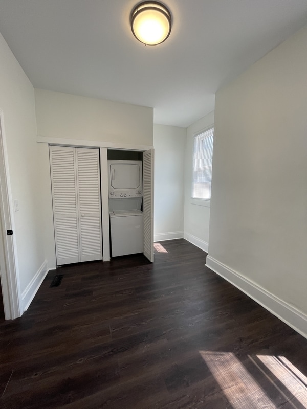 Building Photo - 299 Reinhard Ave