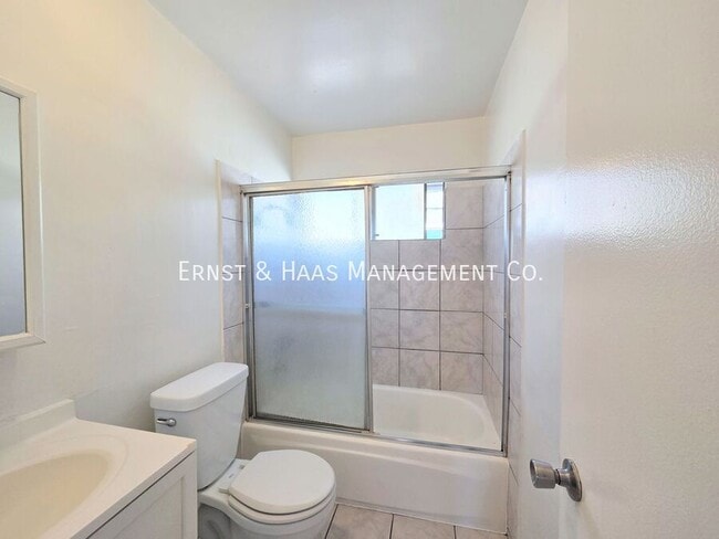 Building Photo - 1330 Walnut Ave