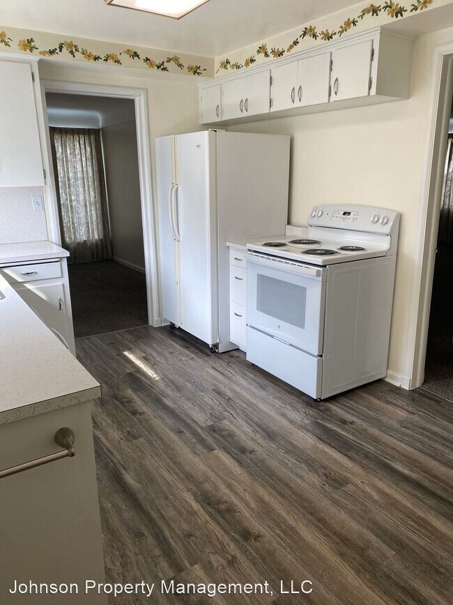 Building Photo - 3 br, 2 bath House - 2427 W. Rockwell Ave.